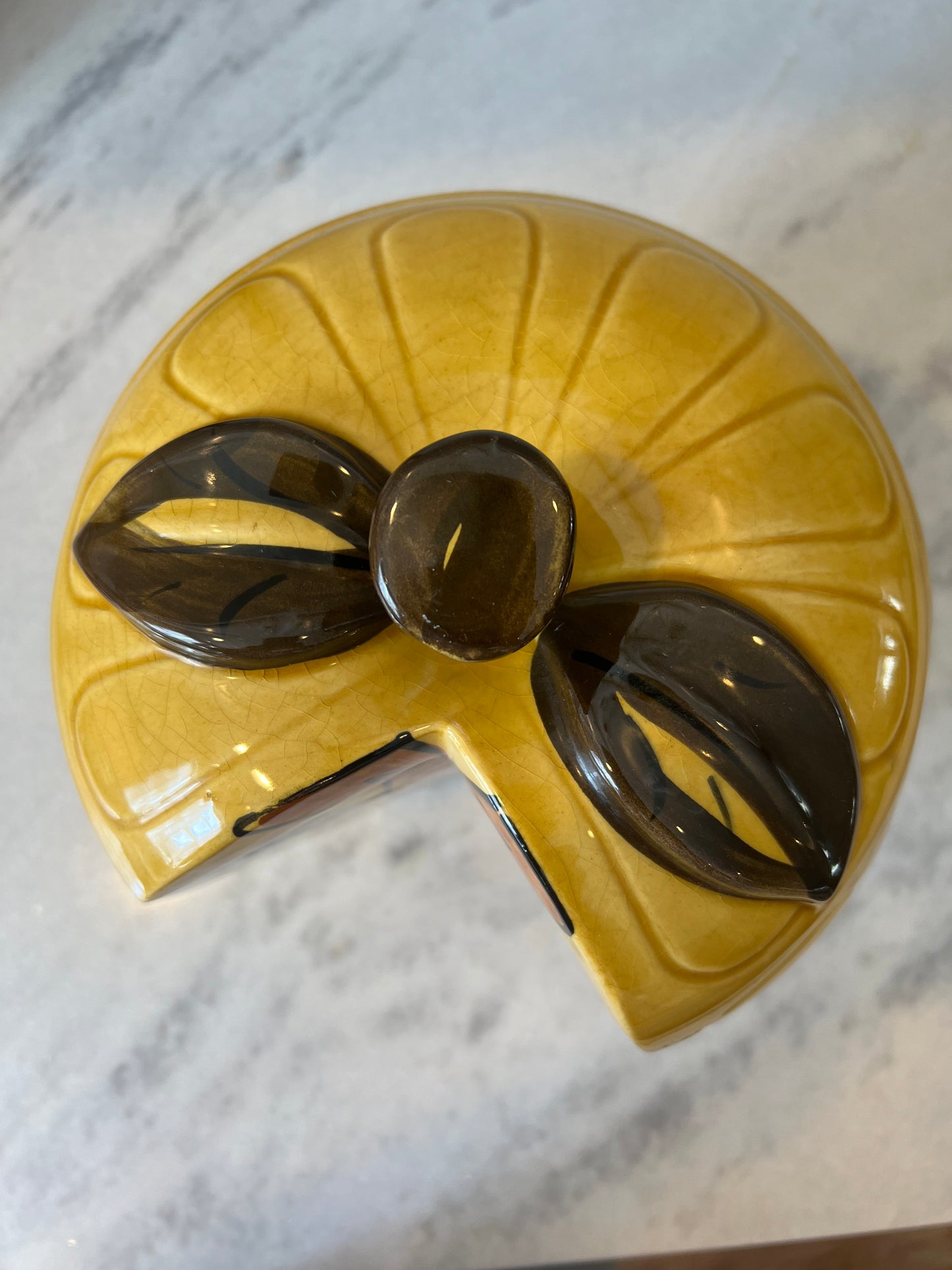 Cut Apple cookie jar
