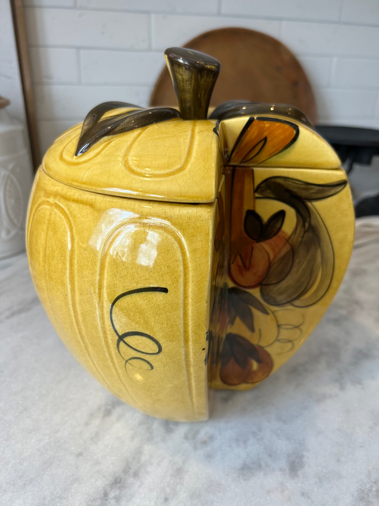 Cut Apple cookie jar
