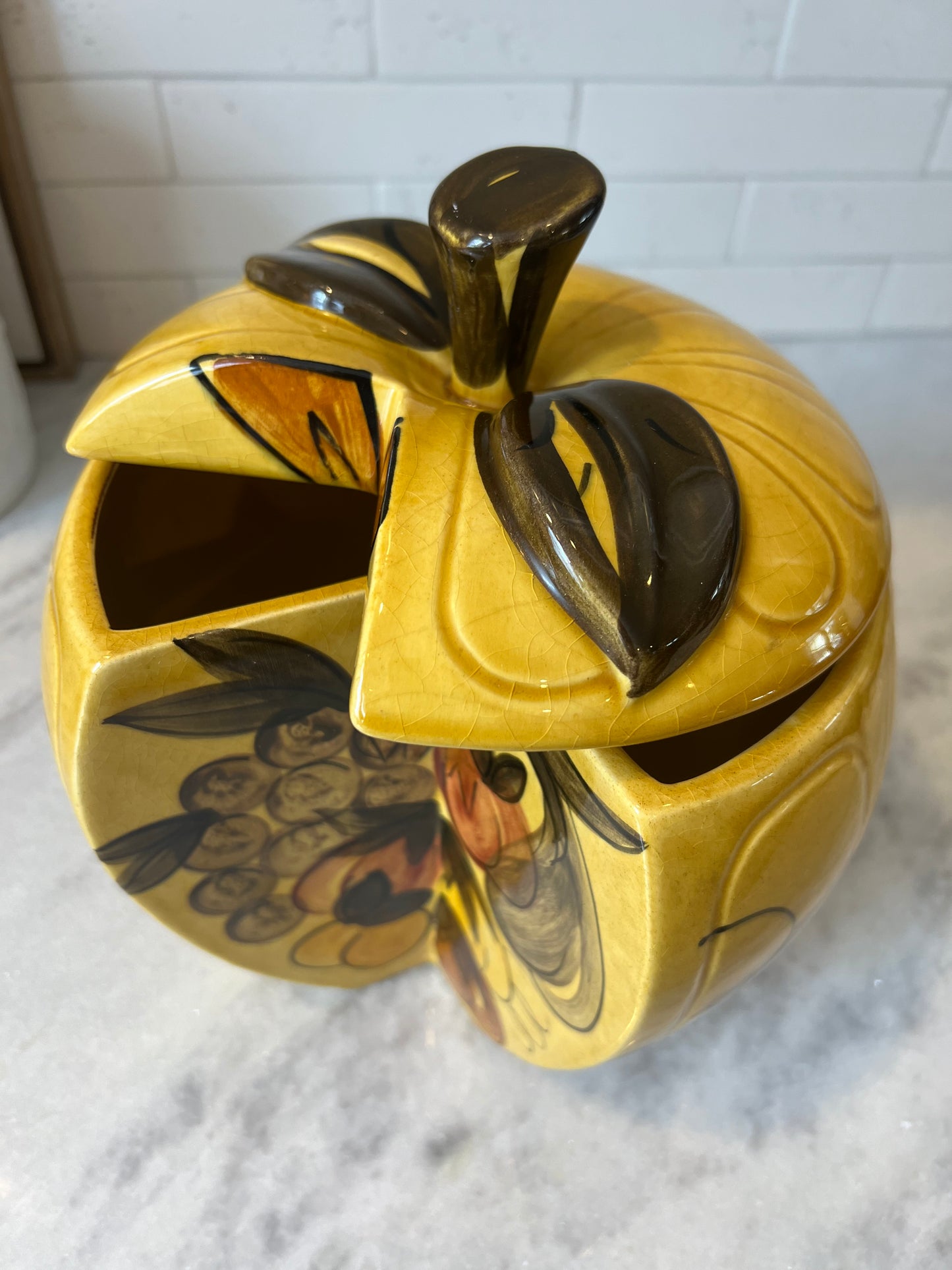 Cut Apple cookie jar