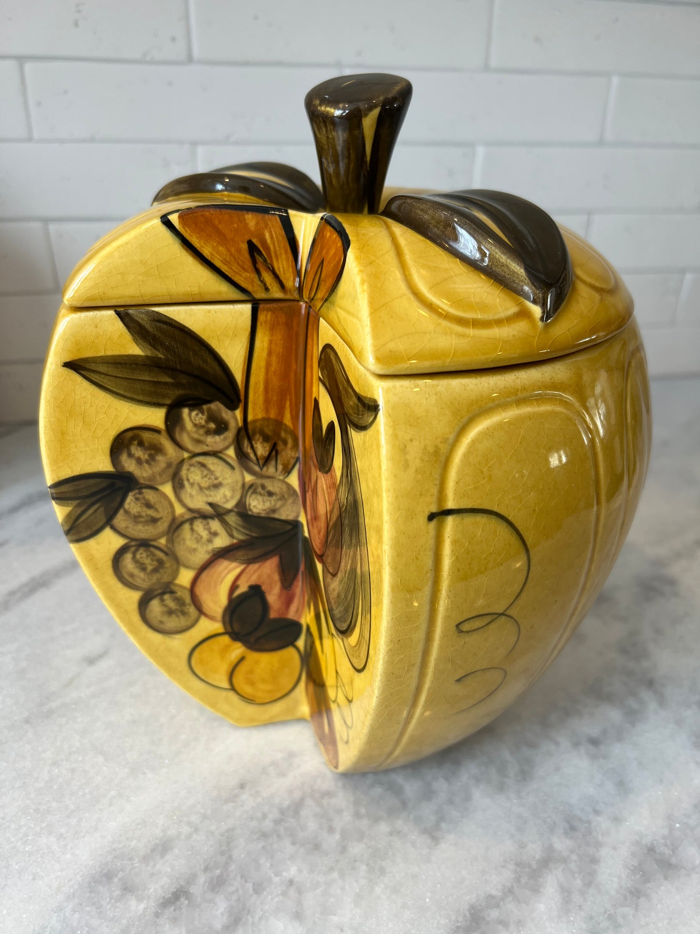 Cut Apple cookie jar